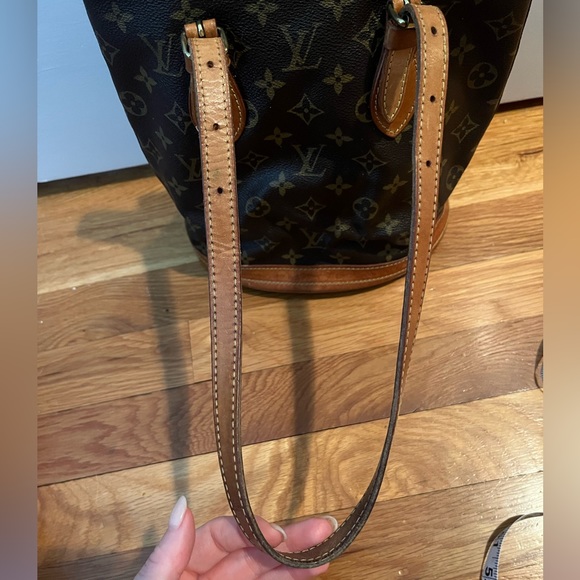 Authentic Vintage Louis Vuitton Petit Bucket Bag - Picture 8 of 17